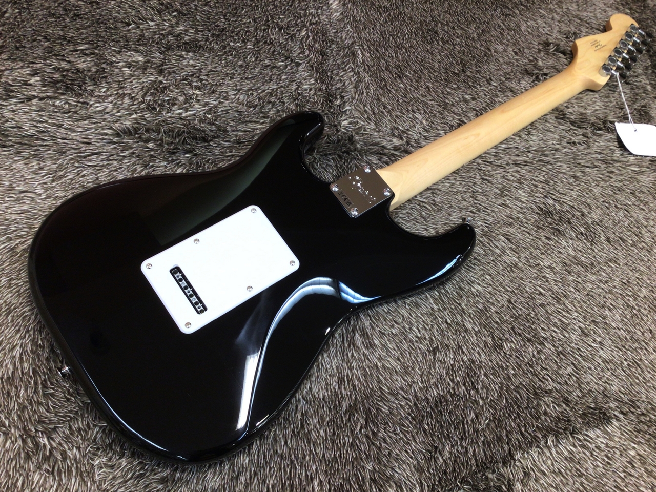 Squier by Fender Sonic Stratocaster Black / Maple【人気の黒