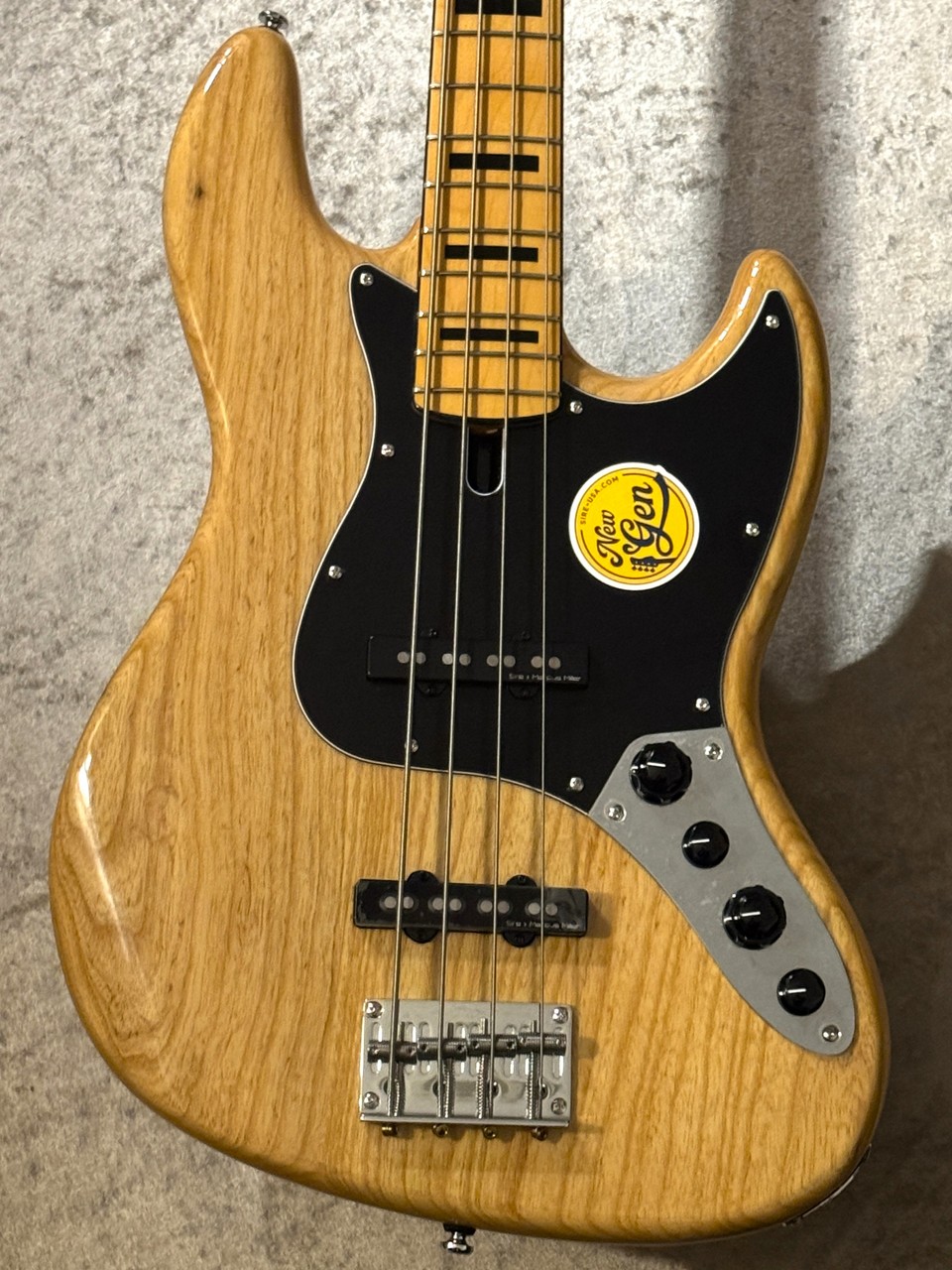 Sire V7 Vintage Ash New Gen 4-String #2N26550176 【軽量3.89kg