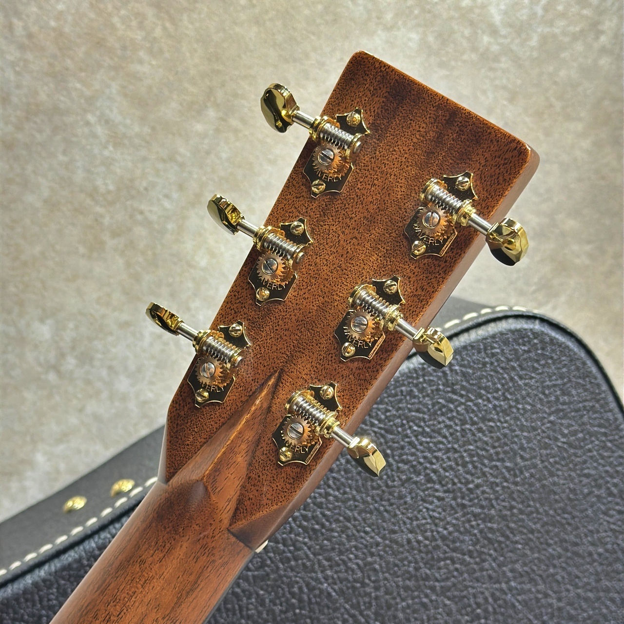 Martin 【試奏動画あり】OM-28 Modern Deluxe #3034693【木目良好