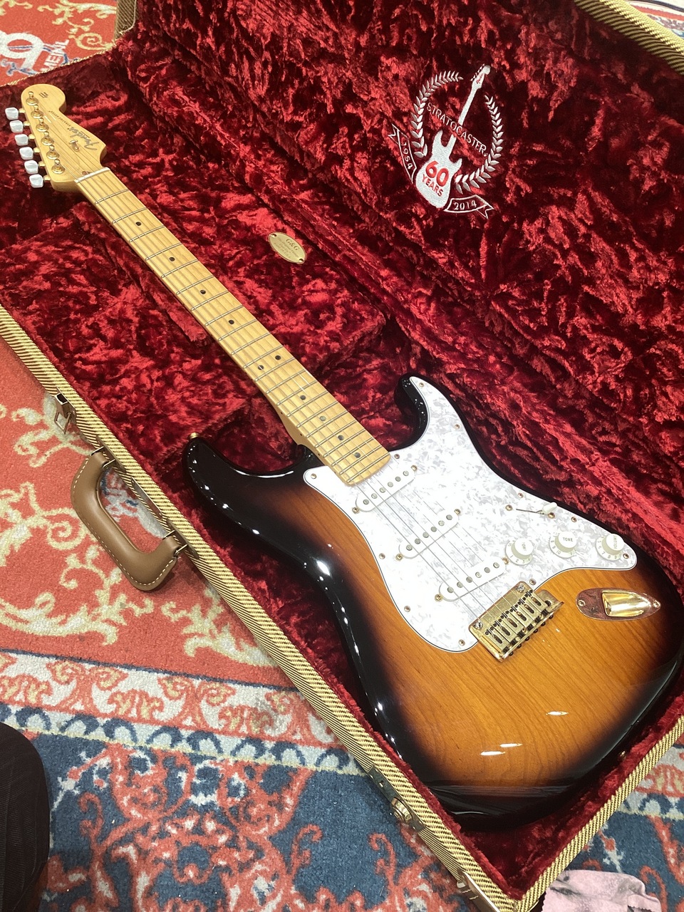 Fender 60TH ANNIVERSARY COMMEMORATIVE STRATOCASTER® 2CS【国内入荷 