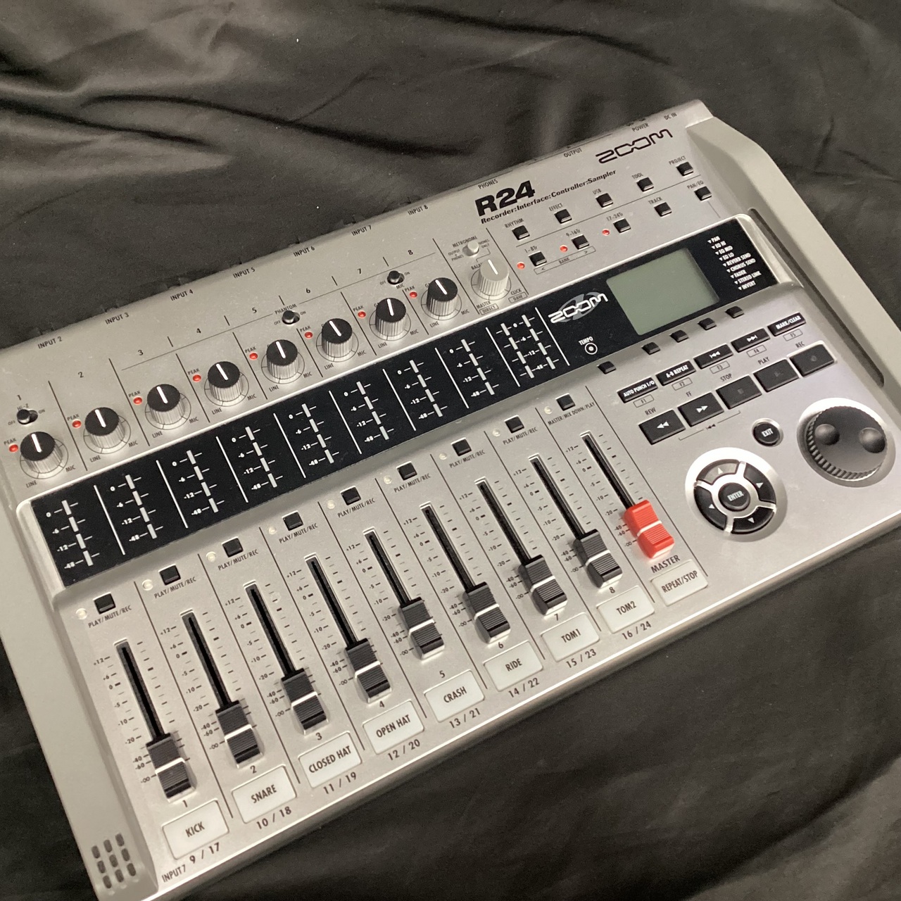 ZOOM R24(ズーム 24トラック マルチトラックレコーダー)（中古）【楽器