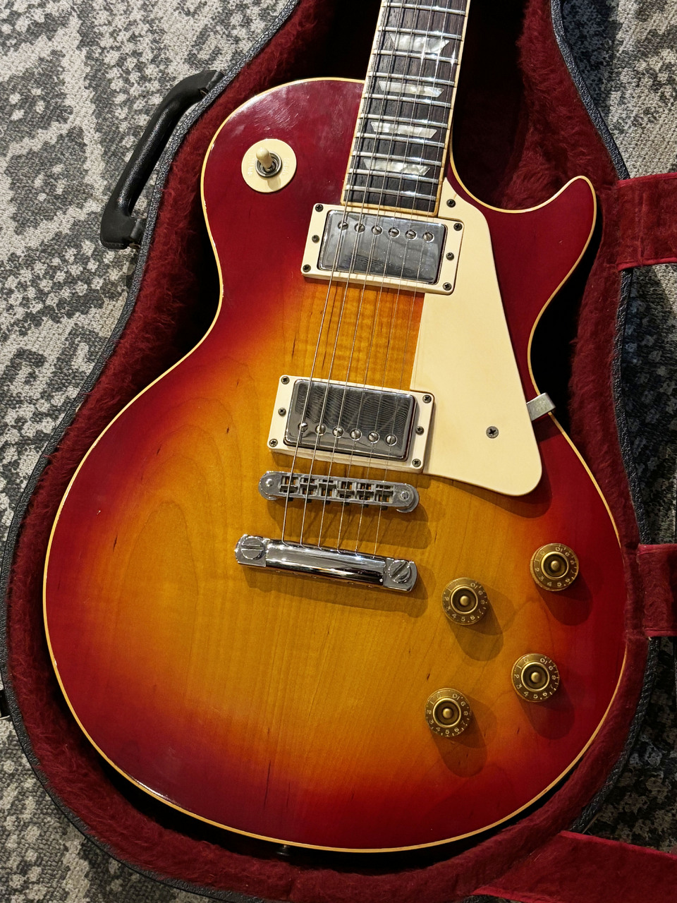 Gibson 1980 Les Paul Standard Cherry Sunburst【PRICE DOWN