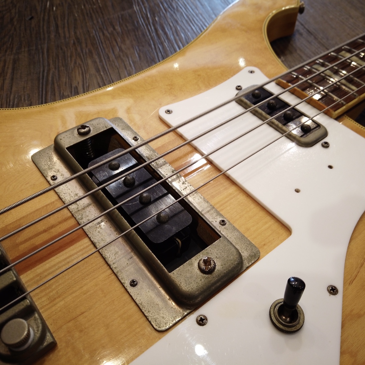 u*i様 greco Rickenbacker タイプ 要メンテナンス maxresdefault.jpg