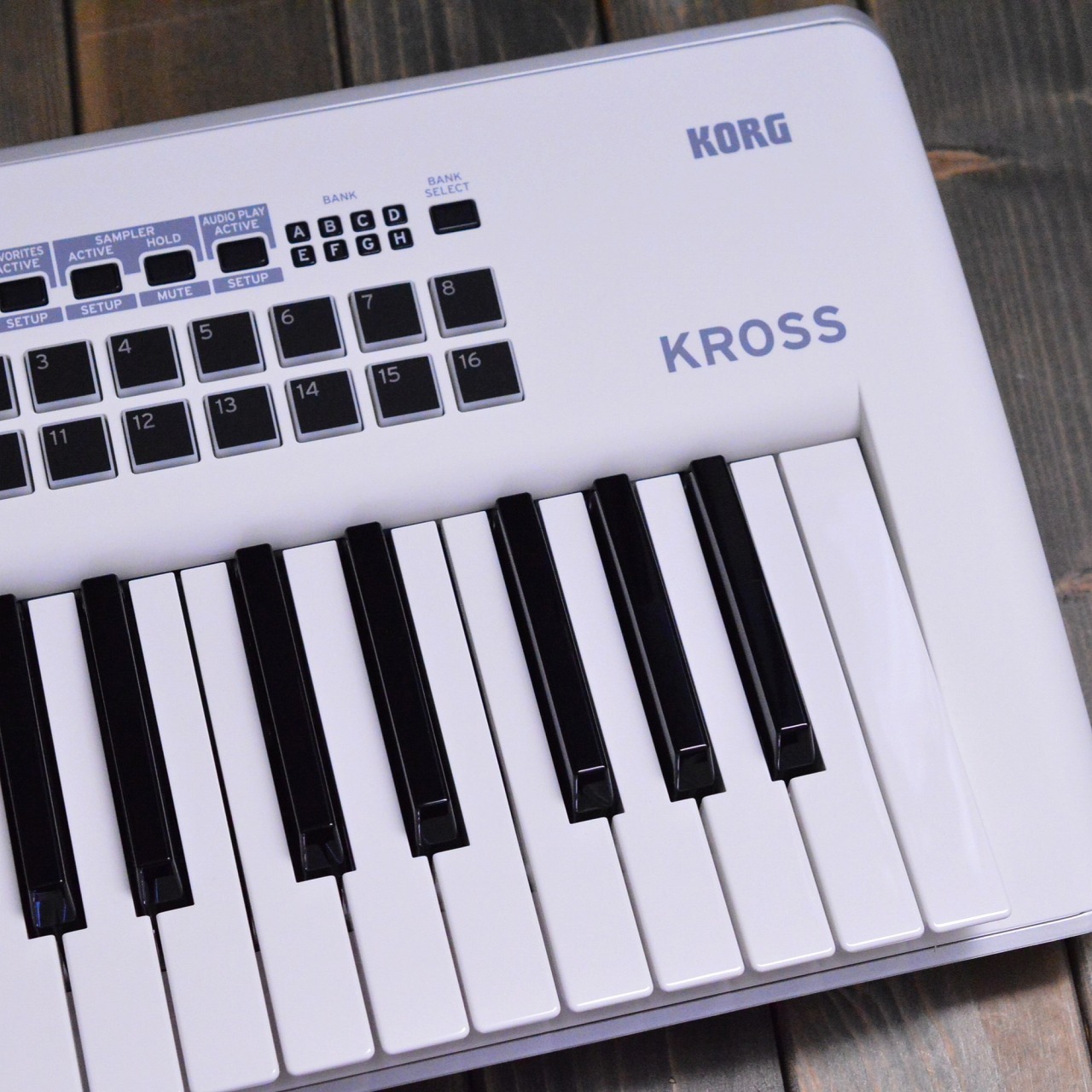 KORG KROSS2-61-SC | 61鍵ワークステーション・シンセサイザー【開封済みアウトレット】