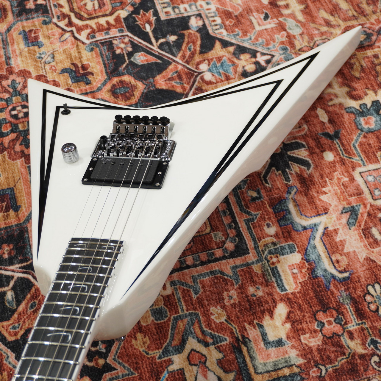 EDWARDS E-ALEXI-SCYTHE/ White with Black Pin Stripe （Alexi Laiho