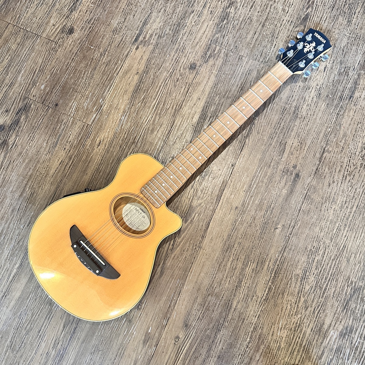 YAMAHA APXT-1A Mini Acoustic Guitar