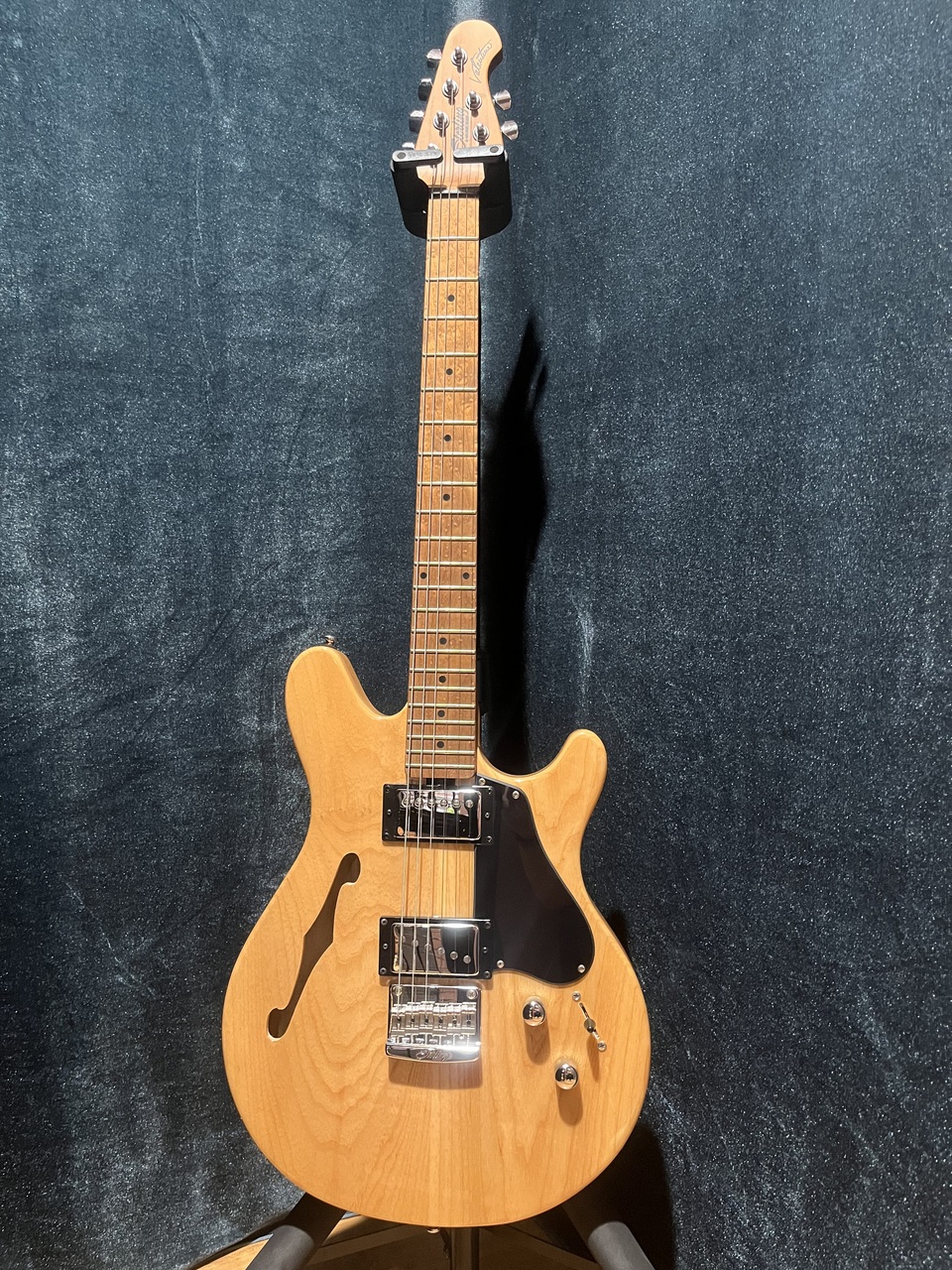 Musicman JV60C エレキギター Musicman JV60C エレキギター Valentine Chambered JV60C