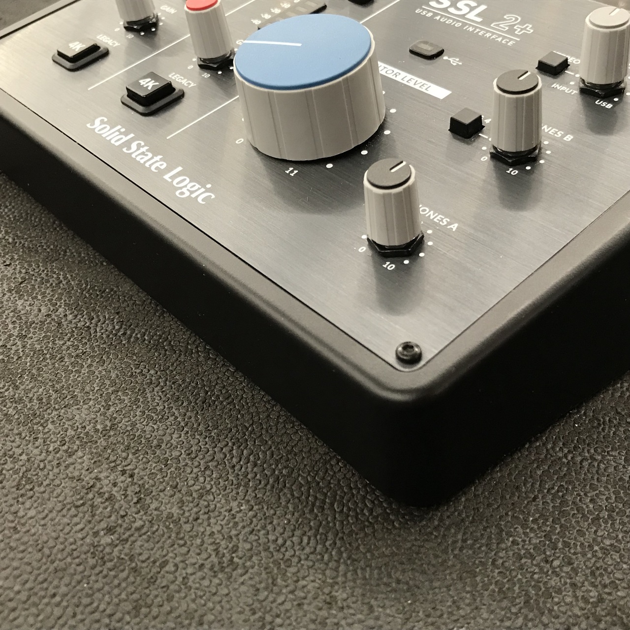 SSL2+ USBオーディオインターフェース中古美品 SSL2+ USBオーディオインターフェース中古美品 - メルカリ
