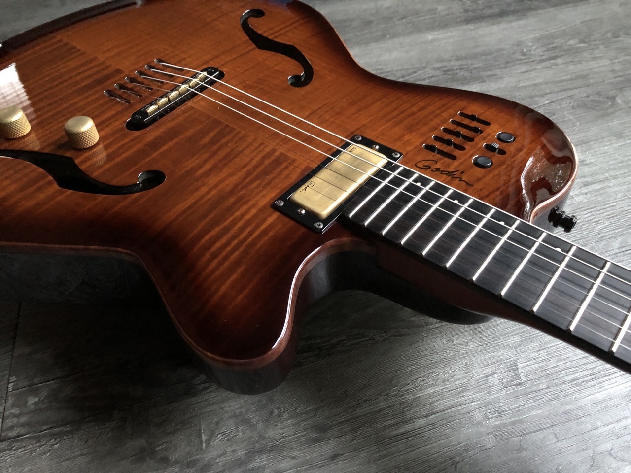 Godin Multiac Jazz SA（中古）【楽器検索デジマート】