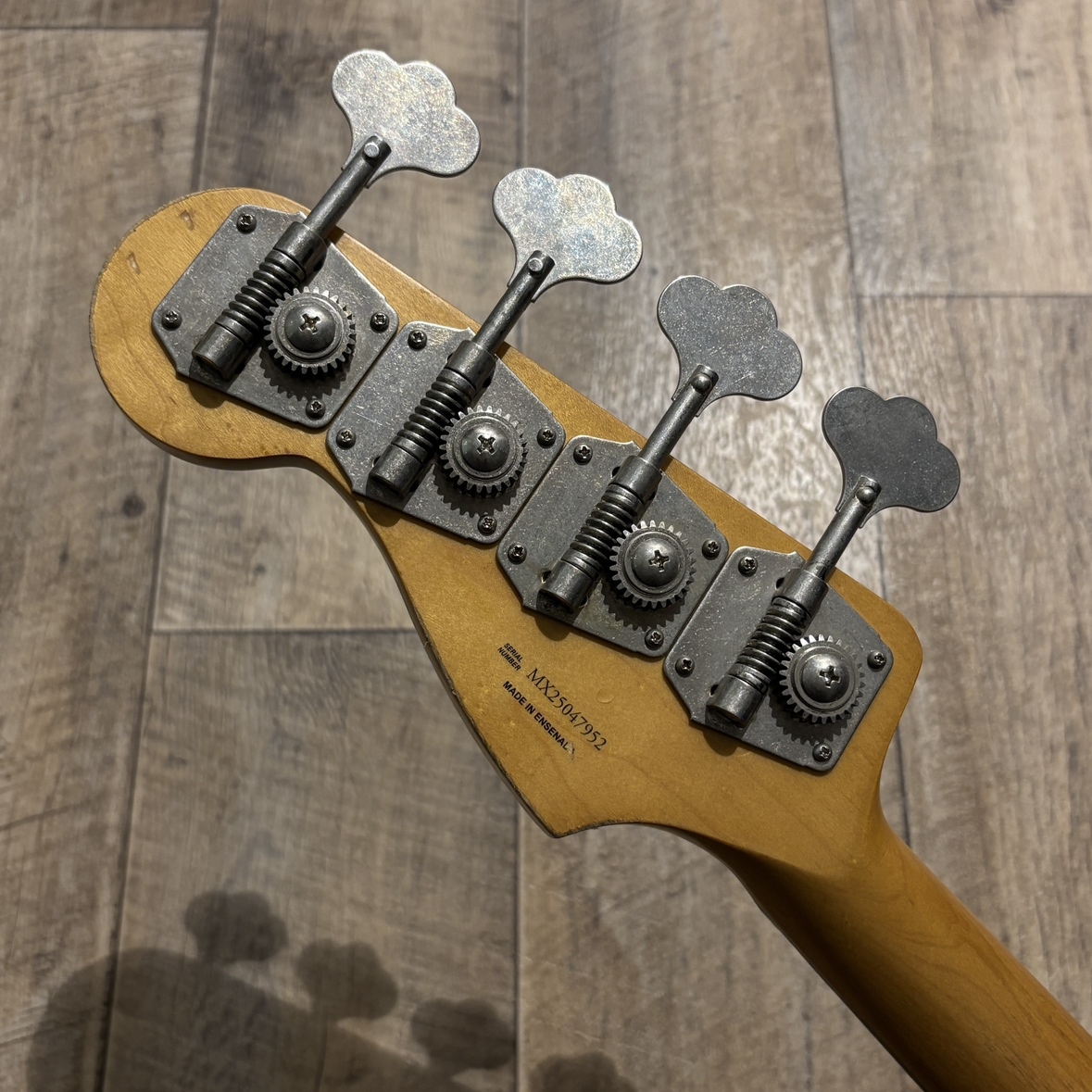 Fender Flea Jazz Bass Shell Pink【Red Hot Chili Peppers Flea