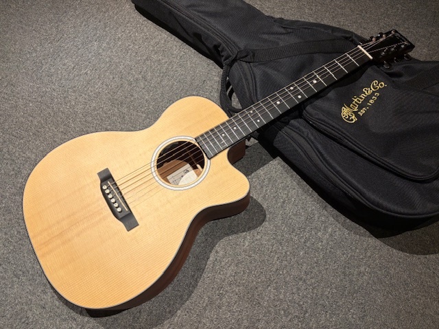 Amazon | Martin 000JR-10E Shawn Mendesエレアコギター