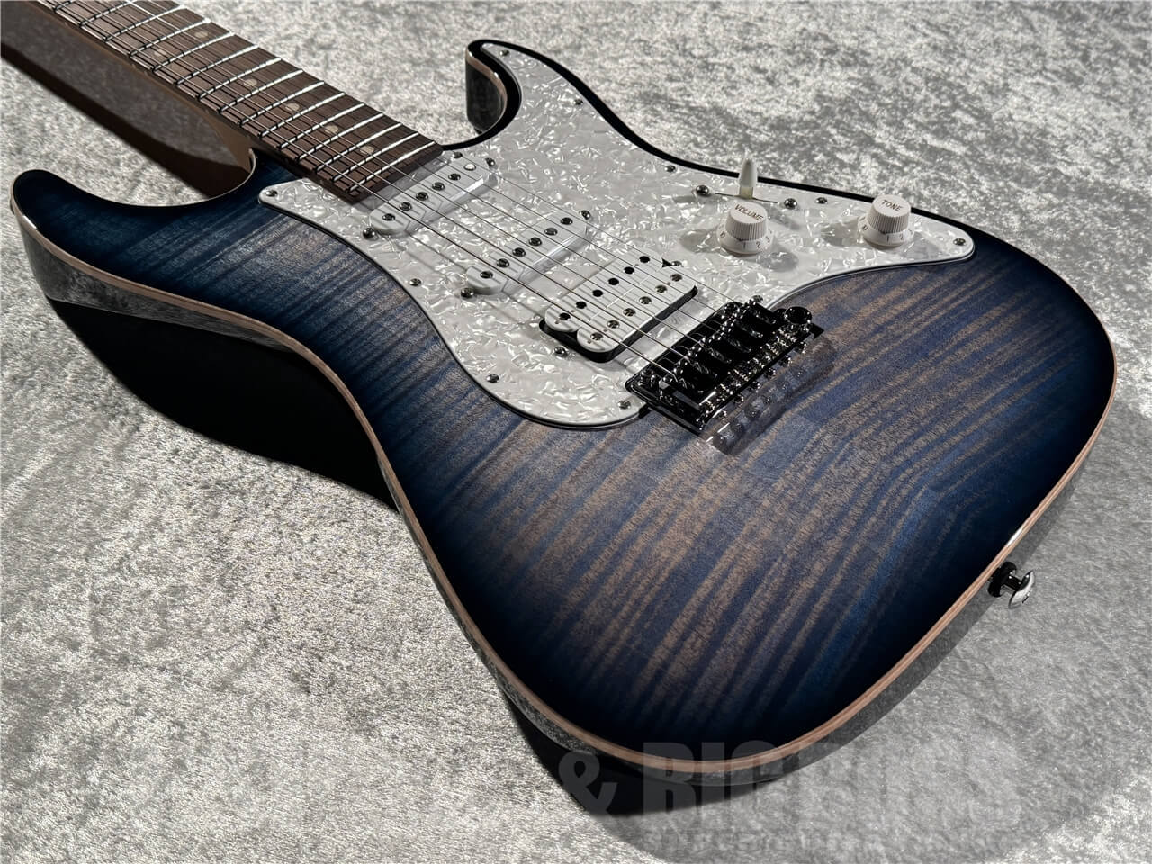 Suhr Standard Plus (Faded Trans Whale Blue Burst / Pau Ferro