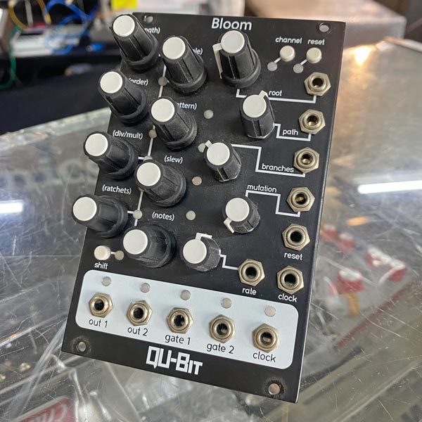 送料無料の通販 Qu-bit Bloom（中古）【楽器検索デジマート】 Electronix 鍵盤楽器