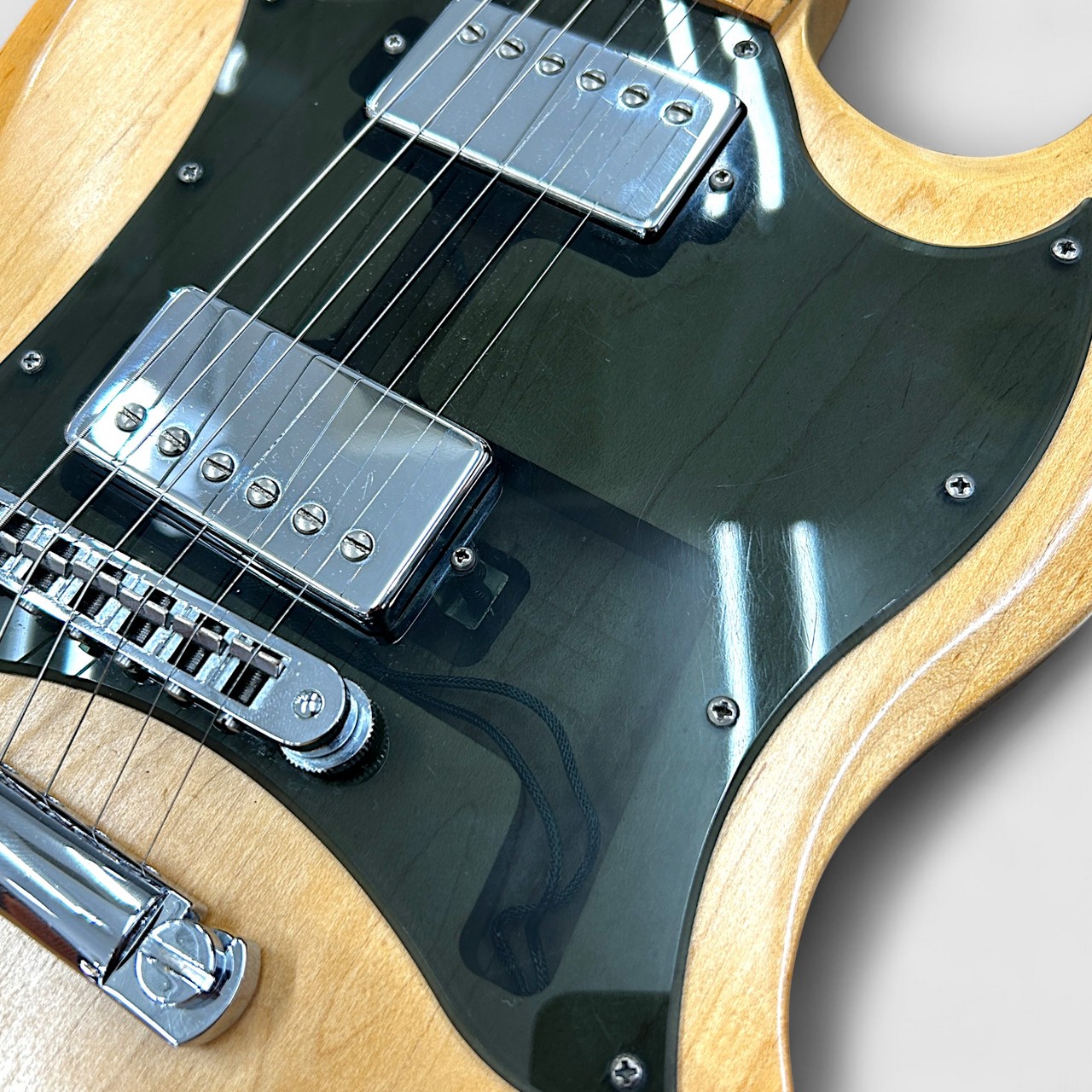 ギター Gibson SG Special Raw Power 2009 Gibson SG Raw Power Satin White - YouTube