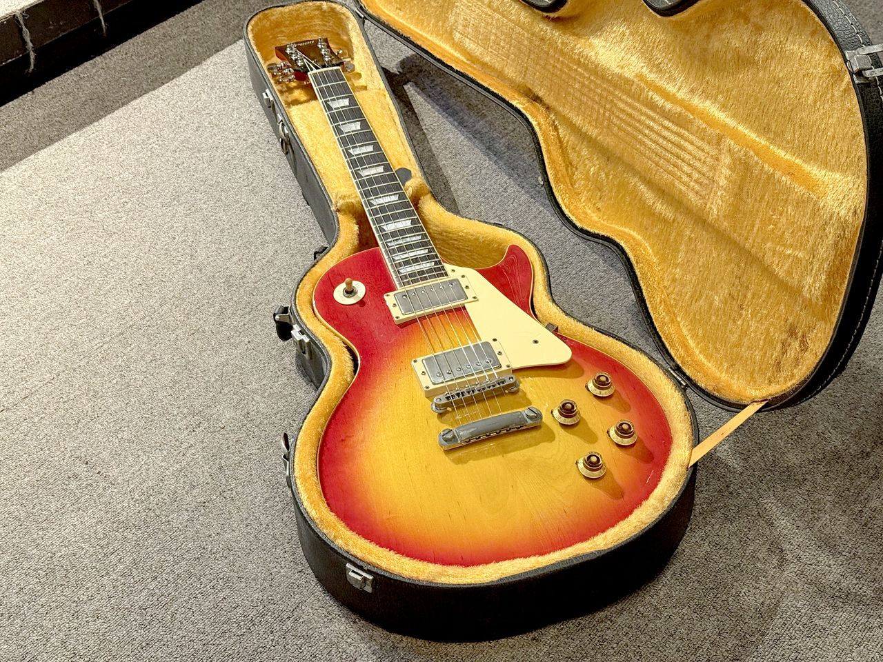 1976年製 Greco EG700R 富士弦製　3.95kg＋新品ギグバッグ 1976年製 Greco EG700R 富士弦製 3.95kg＋新品ギグバッグ グレコ