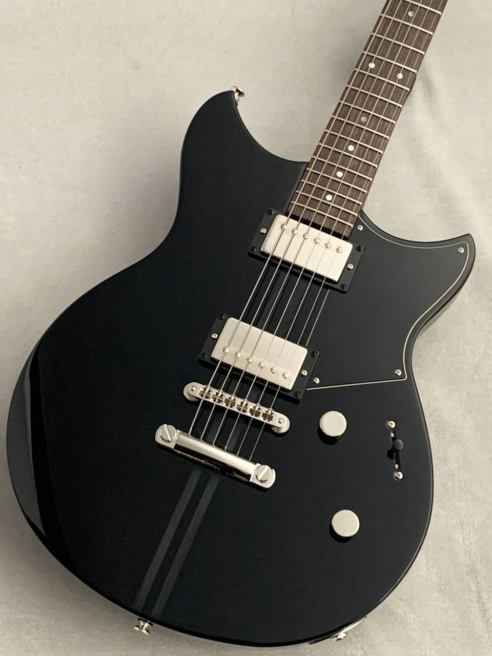 かなり美品です。YAMAHA REVSTAR RSE20 YAMAHA REVSTAR RSE20 ~ Black ~ #IKN094119【3.36kg】（新品）【楽器