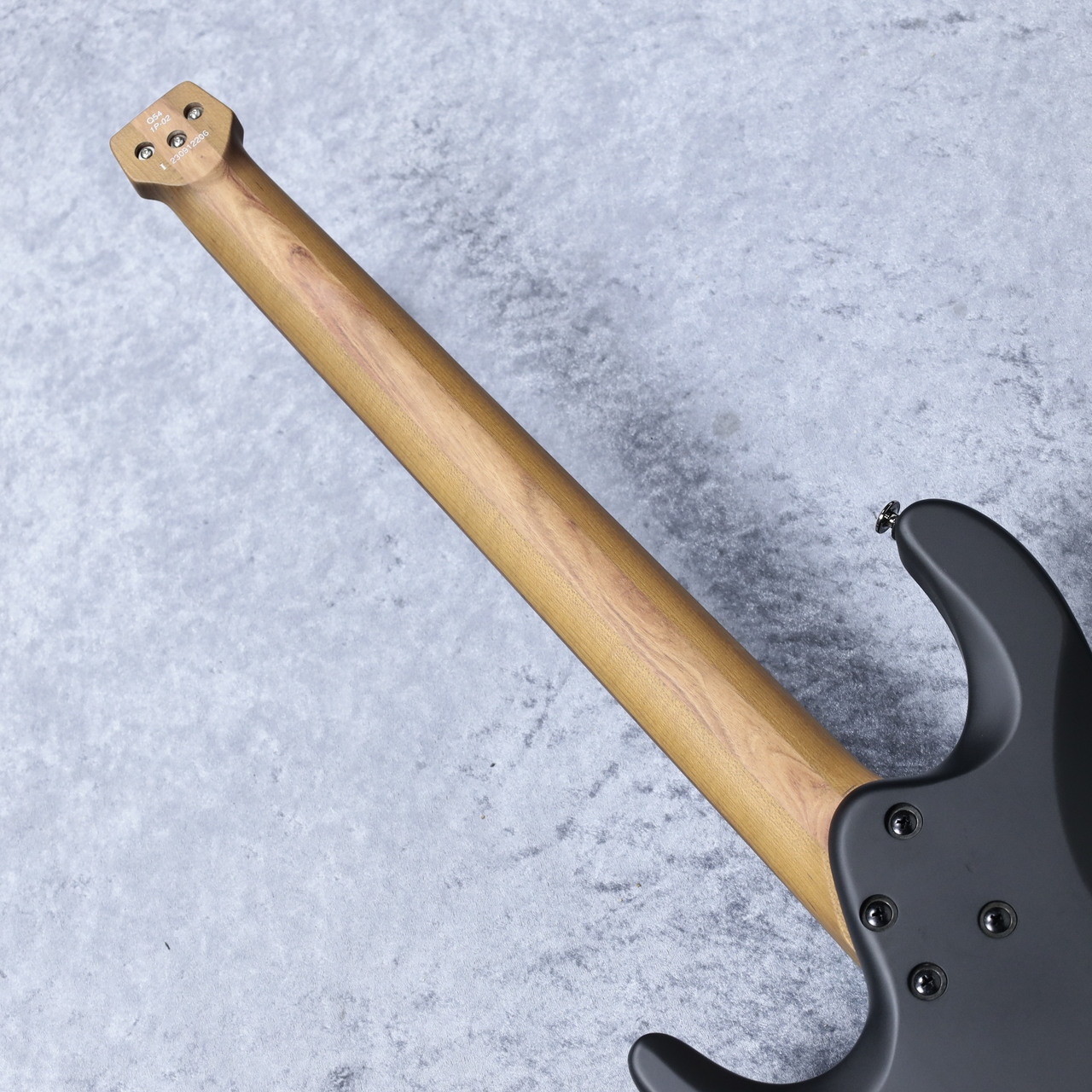 Ibanez Q54 「BKF : Black Flat」ステンレスフレットの 新仕様