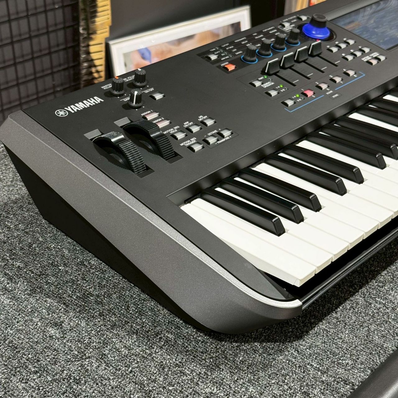 YAMAHA MODX7+ シンセサイザー ケース付き Yamaha MODX7