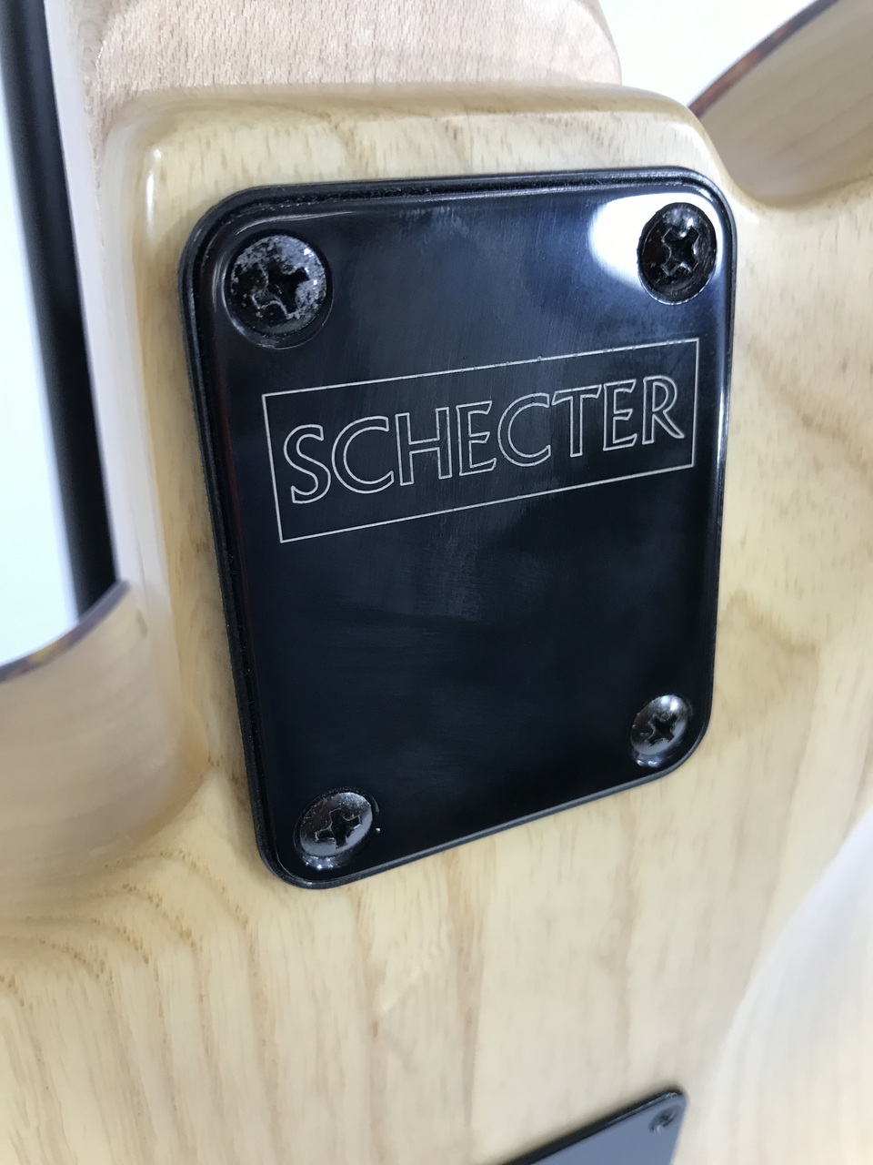 話題の行列 限定生産品 KR-24-HSH-VTR 粗新品Schecter エレキギター