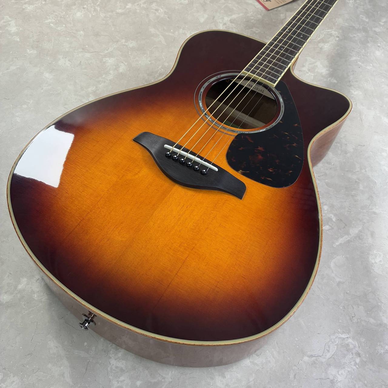 YAMAHA FSX825C BS(ブラウンサンバースト) アコースティックギター
