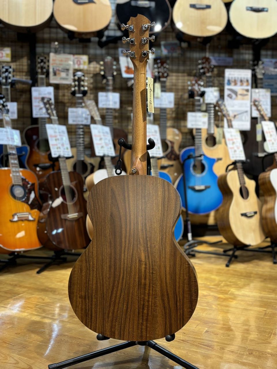 ほぼ未使用 Barclay MF-1207NA アコースティックギター ケース付 James J-100A MHT アコースティックギター ギグケース付属