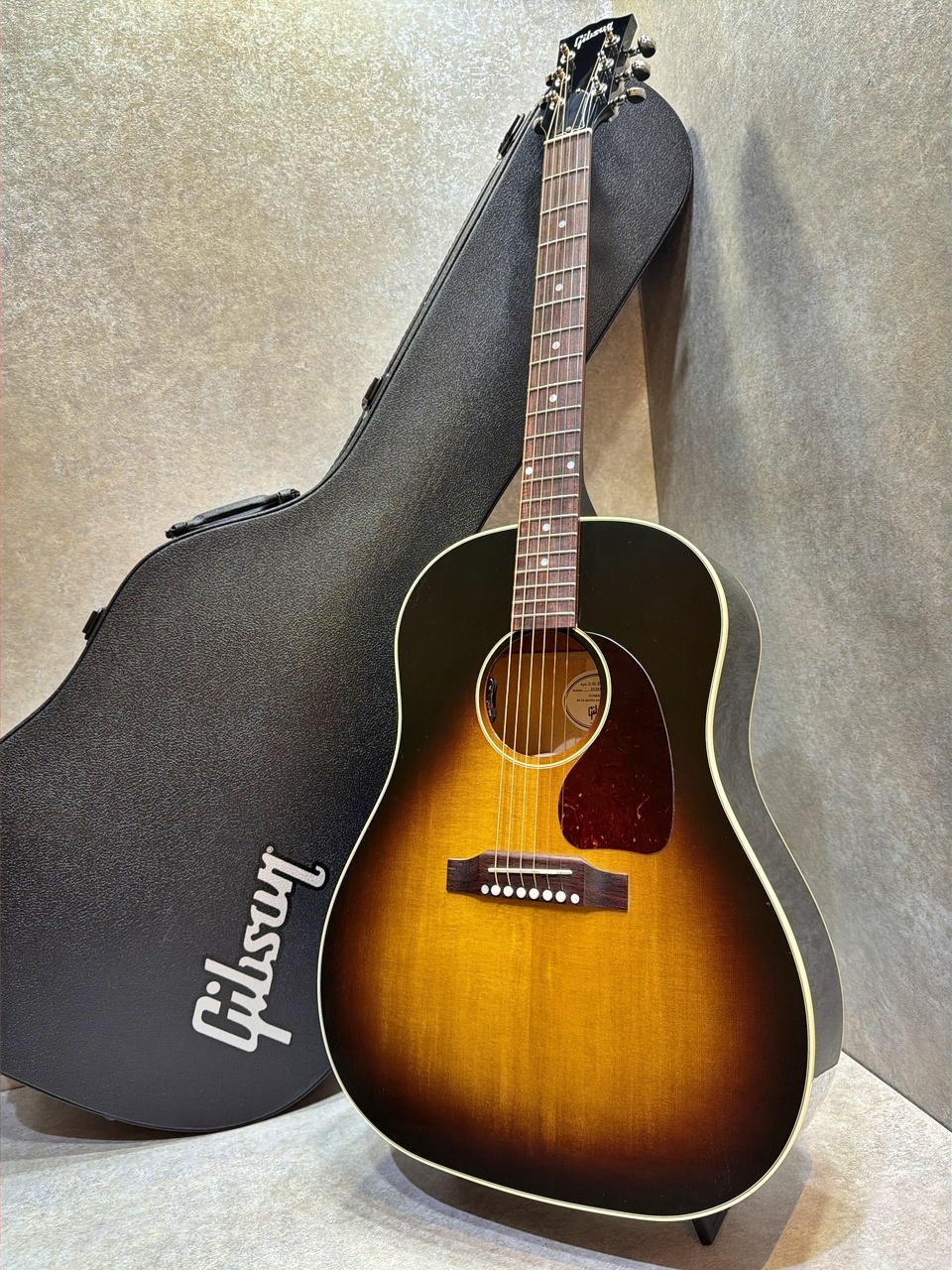 Gibson 【試奏動画あり】J-45 Standard VS #22326048【図太く迫力の