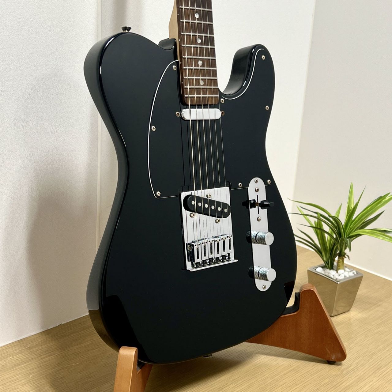 b*e様 超美品　Laid Back テレキャスターLTL-5R 今年4月購入、 Amazon | LaidBack LTL-5-R-SS Vintage Black エレキギター