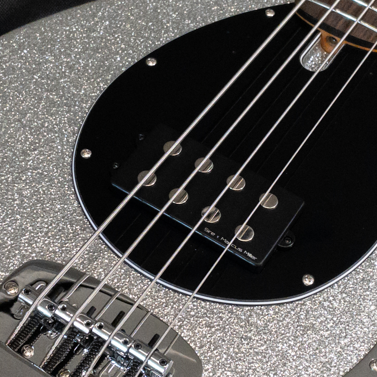 Sire Marcus Miller Z3 4-String Silver.SP (Silver Sparkle)（B級特価