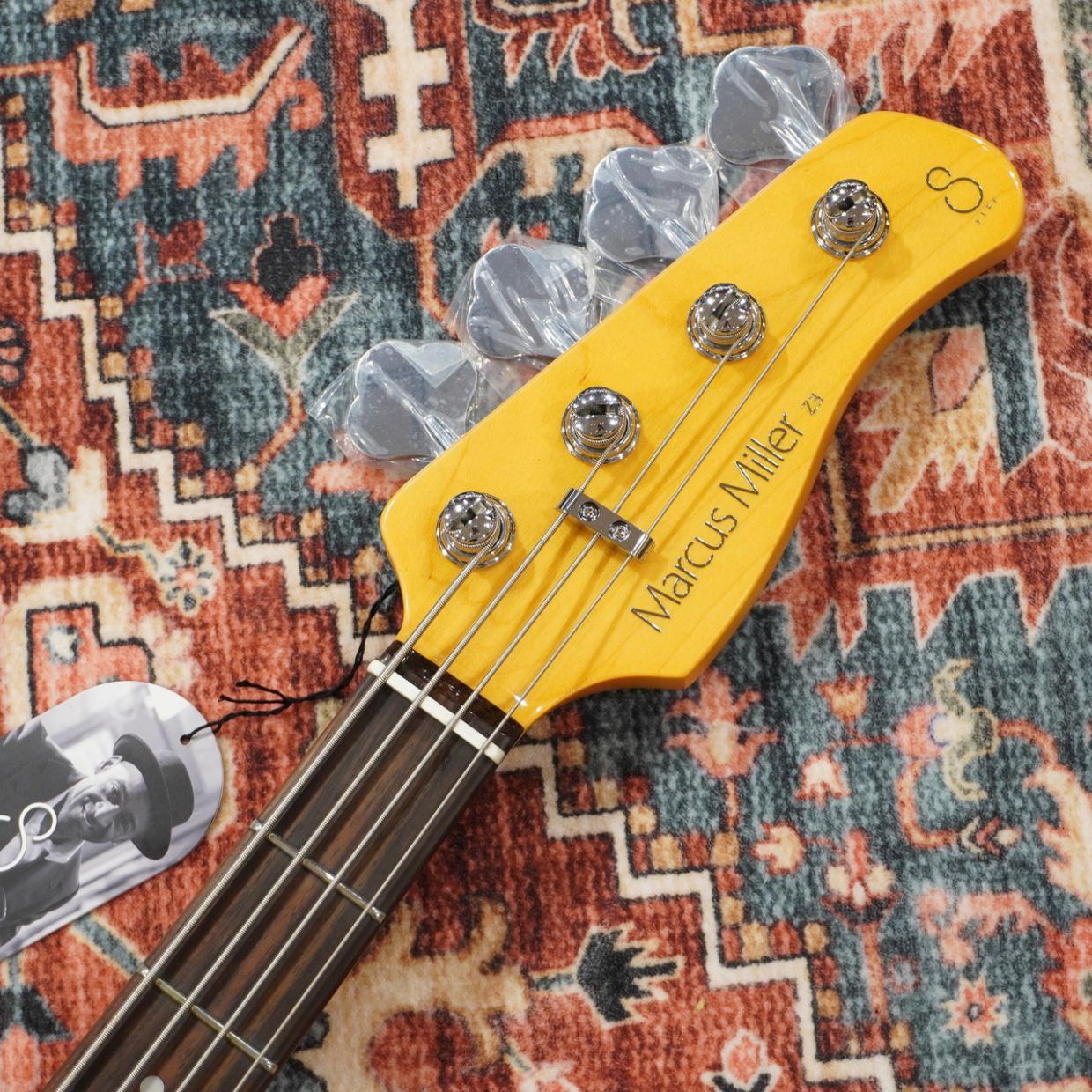 Sire Marcus Miller Z3 4-String Skyburst.SP (Skyburst Sparkle