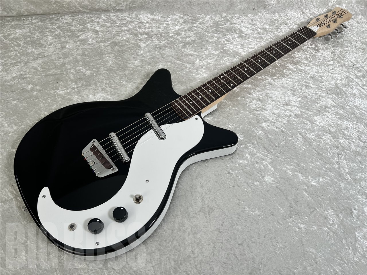 Danelectro '59  Black ダンエレクトロ Danelectro 59DC SHORTSCALE BASS BLACK METALFLAKE エレキ