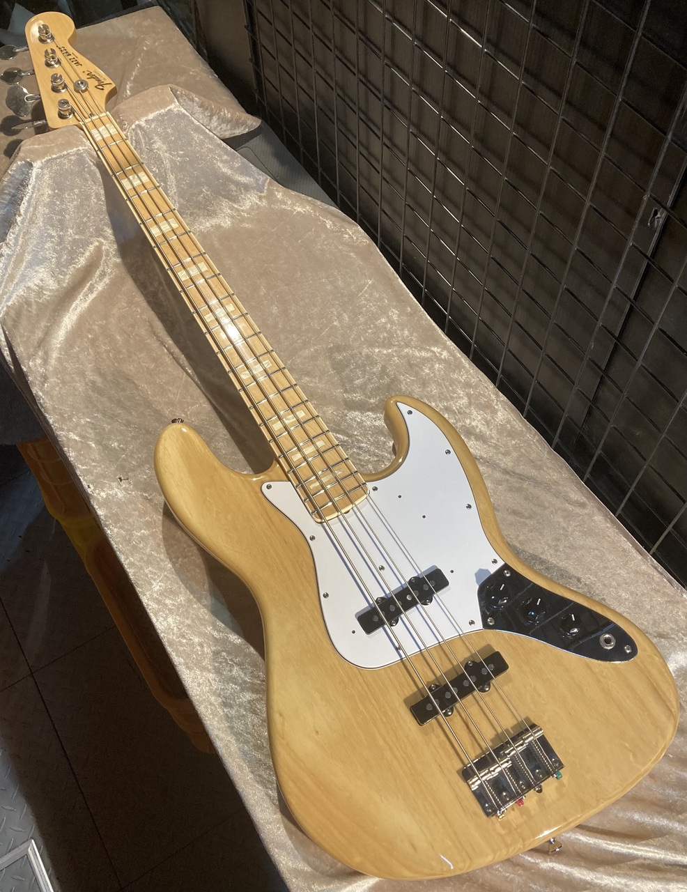 【新作登場】Fender Japan JB75-90US 75年式ジャズベース！USAピックアップ搭載 フェンダー