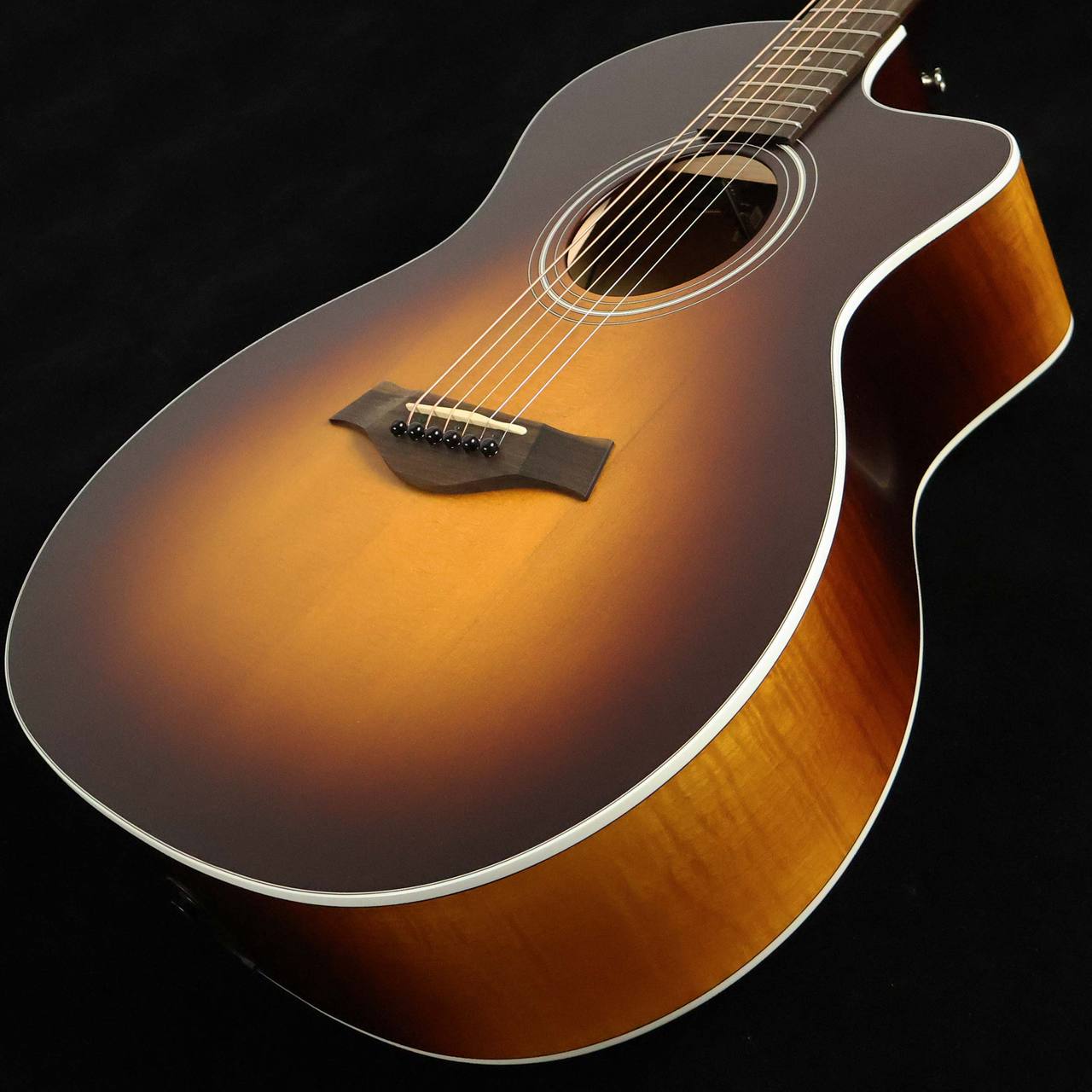 Taylor EG-214ce Urban Ash Tobacco Sunburst S/N：2202115418