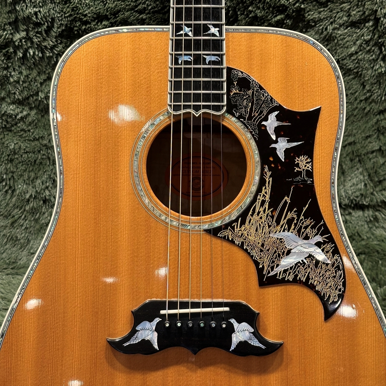 GIBSON DOVE’S IN FLIGT 2001年製 Platinum Gibson Dove Original Acoustic-Electric Guitar