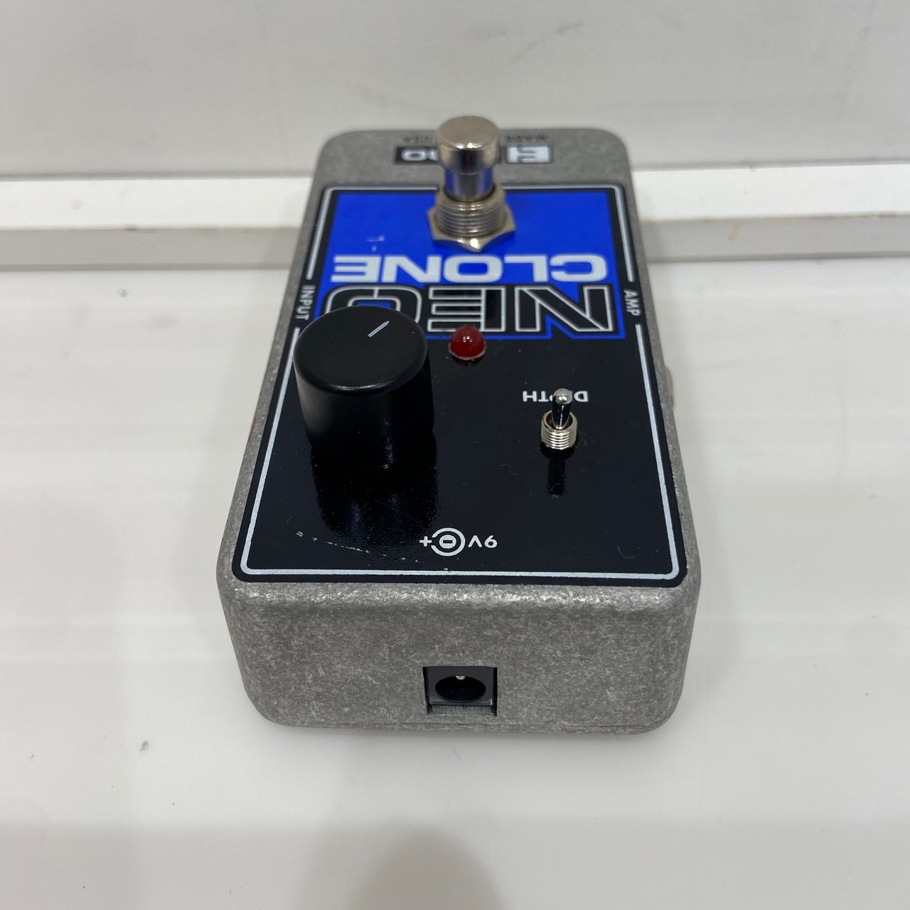 美品 electro-harmonix NEO CLONE コーラスエフェクター NEO CLONE コーラス / ELECTRO-HARMONIX - YouTube