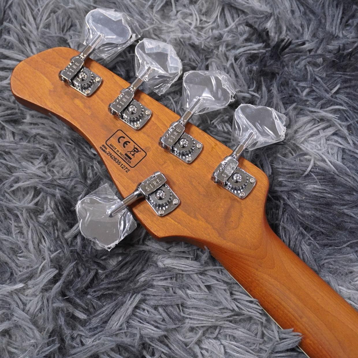 Sire Marcus Miller V7 New Gen 5-String Antique White（新品/送料