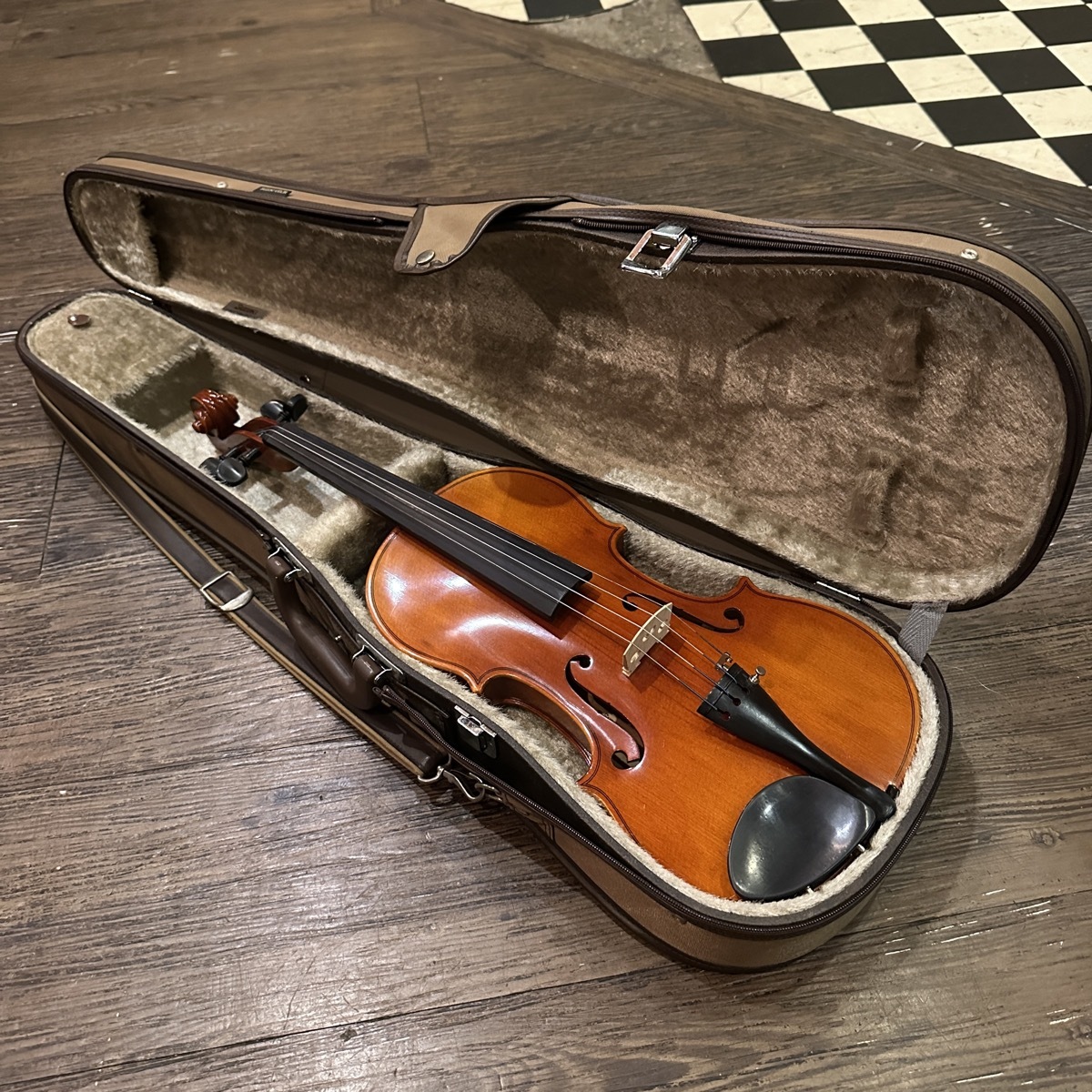 SUZUKIバイオリンNO.200 1998年製　4／4 Suzuki（スズキ） Violin No.200 4/4 | Brasstek Online Store