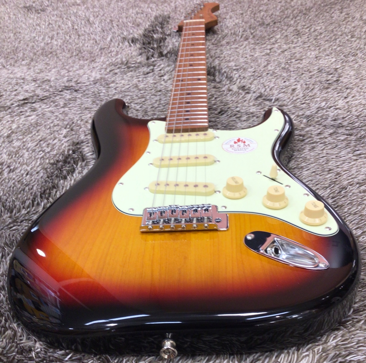 【16日まで出品　商品説明必読です】Bacchus BST-1R サンバースト BST-1R/BLK (Bacchus / バッカス) エレキギター ストラトタイプ