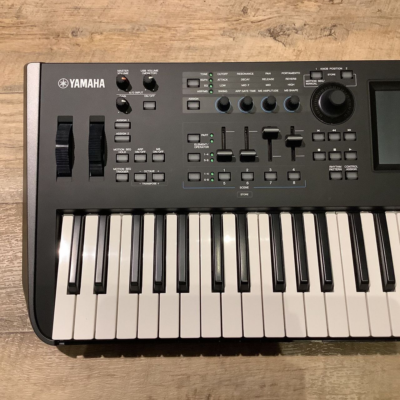 YAMAHA MODX6 (純正ソフトケース付属) 61鍵盤（中古/送料無料）【楽器