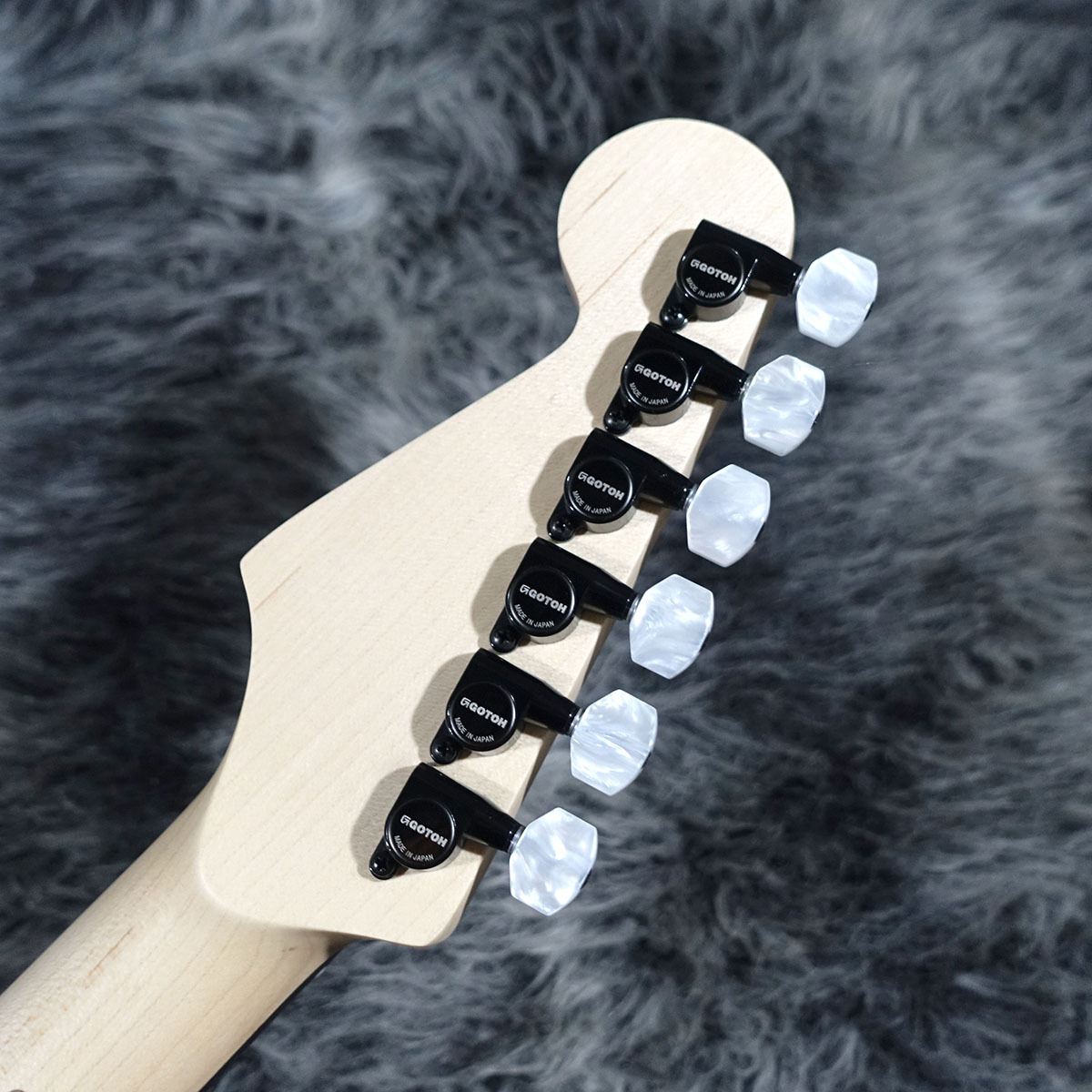 Charvel Jake E Lee USA Signature Pearl White with Lavender Hue