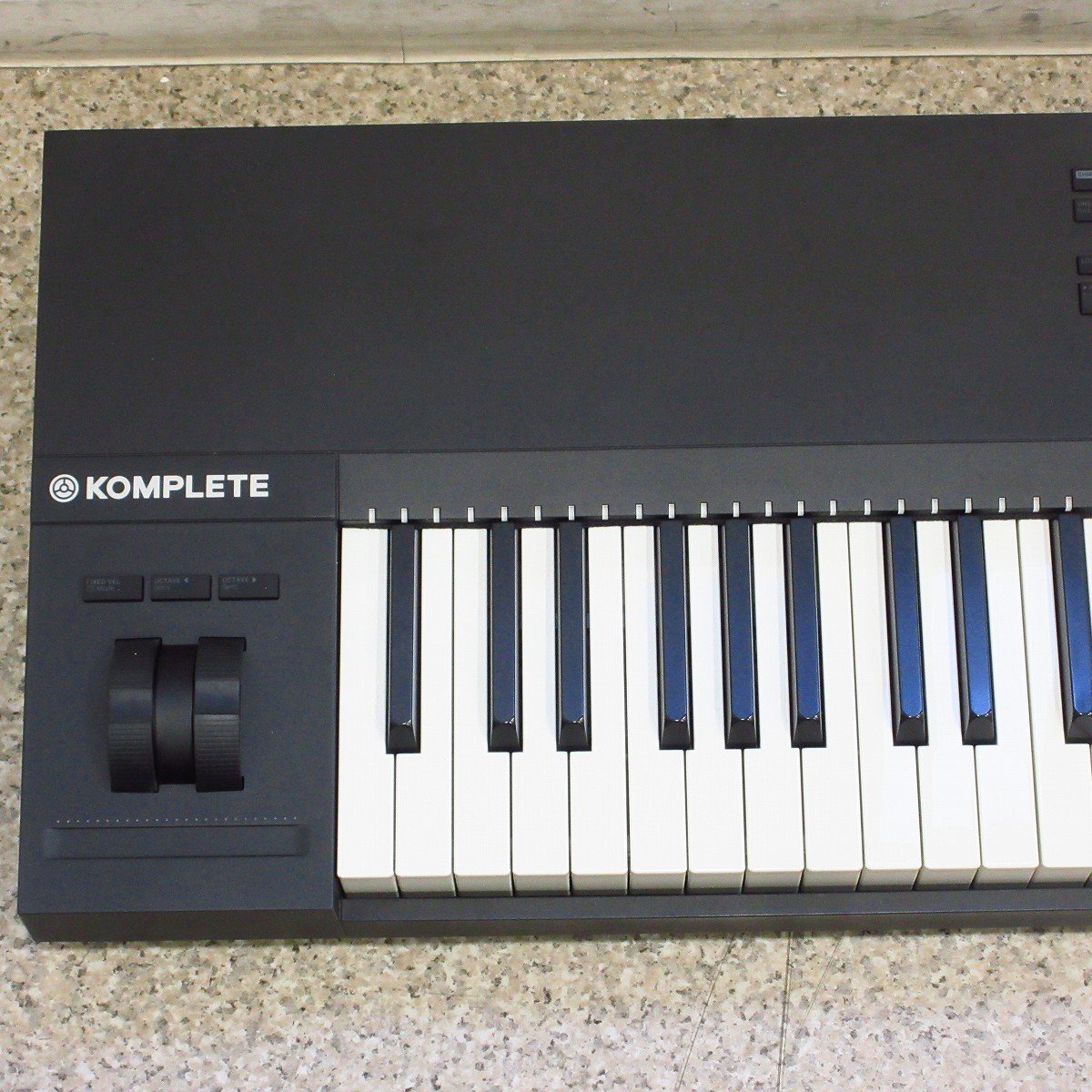 NATIVE INSTRUMENTS Komplete Kontrol S88 Mk2 【横浜店】（中古