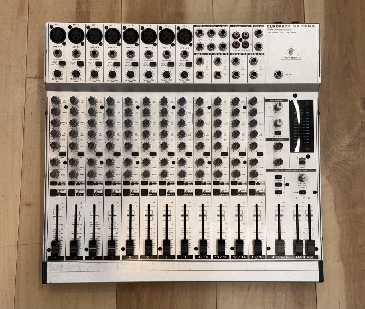 BEHRINGER MX2004A ACアダプターなしだけど動作確認済品 BEHRINGER