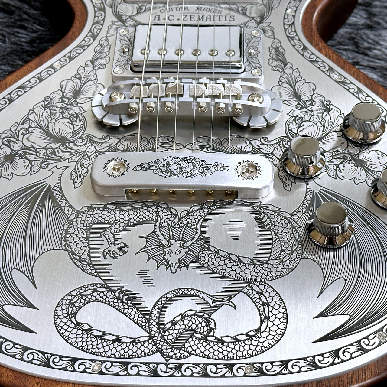 Zemaitis MFG-AC-24 Dragon & Heart Natural -Metal Front