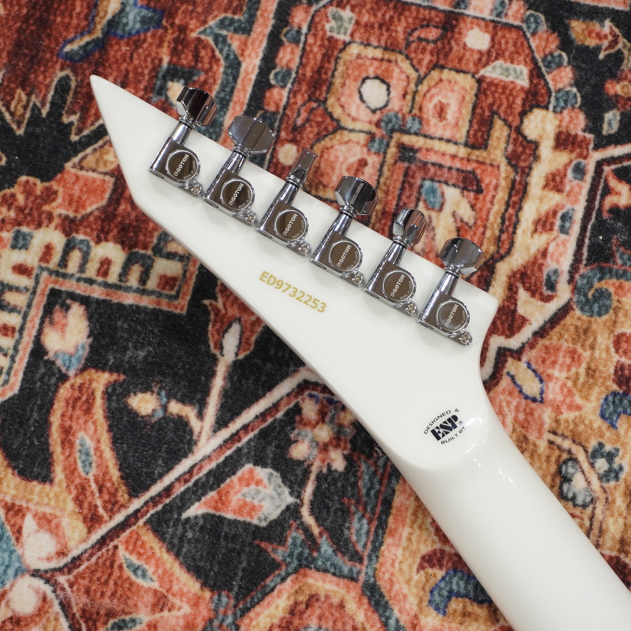 EDWARDS E-ALEXI-SCYTHE/ White with Black Pin Stripe （Alexi Laiho