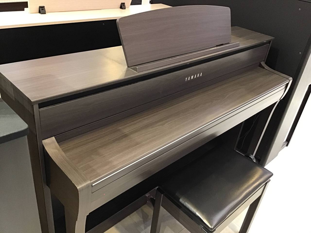 YAMAHA CLP-675(中古/送料無料)【楽器検索デジマート】 YAMAHA CLP-675(中古/送料無料)【楽器検索デジマート】