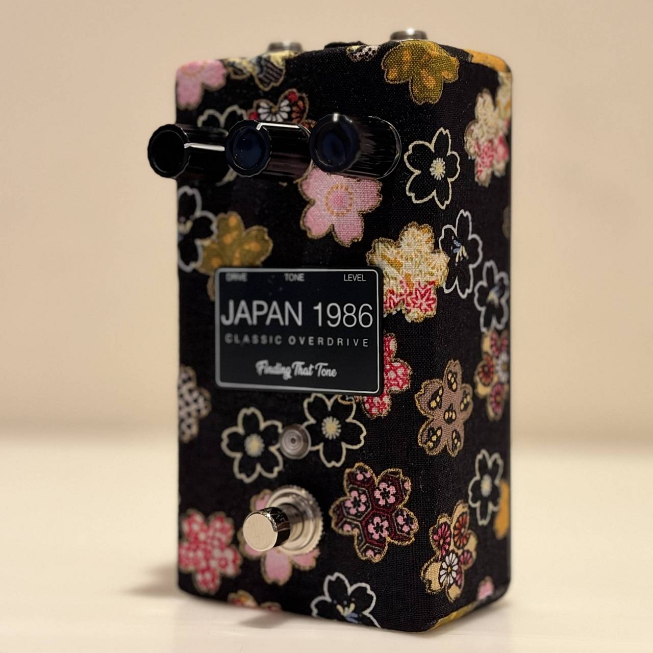 Finding That Tone 【現物画像】JAPAN 1986 SAKURA コンパクト