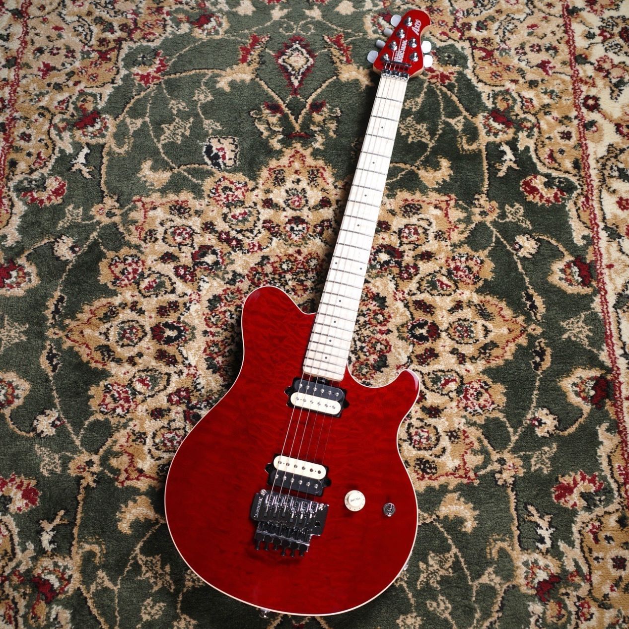 MUSIC MAN KID Limited AXIS Trans Red Quilted Maple Top Matching