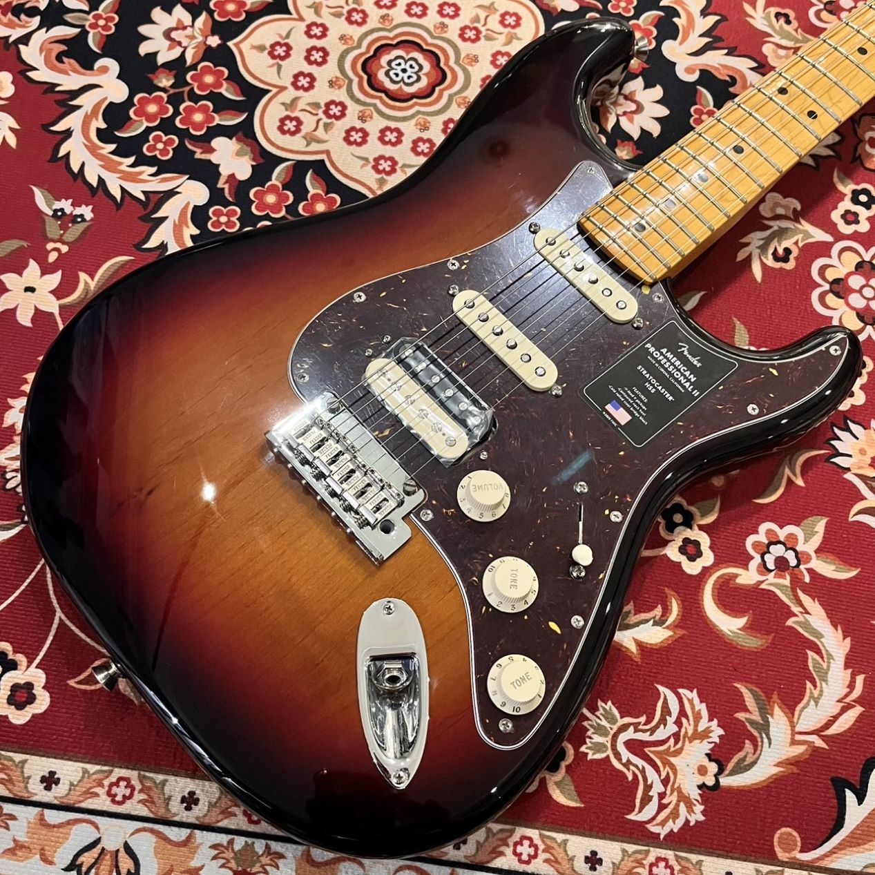 Fender American Professional II Stratocaster HSS 3-Color Sunburst