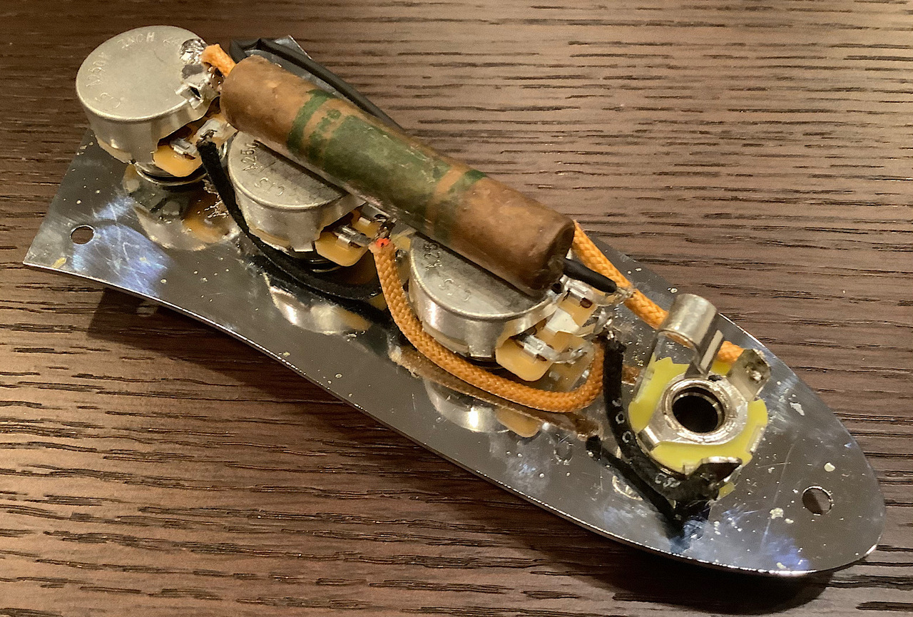 最強 Jazz Bass アッセンブリ/ビンテージ Bumble Bee コンデンサ 仕様