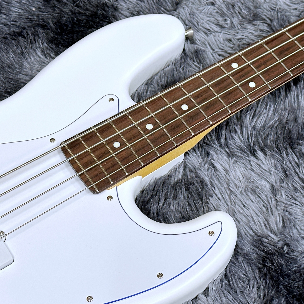 【セミハードケース付】Fender Japan Jazz Bass ホワイト セミハードケース付】Fender Japan Jazz Bass ホワイト