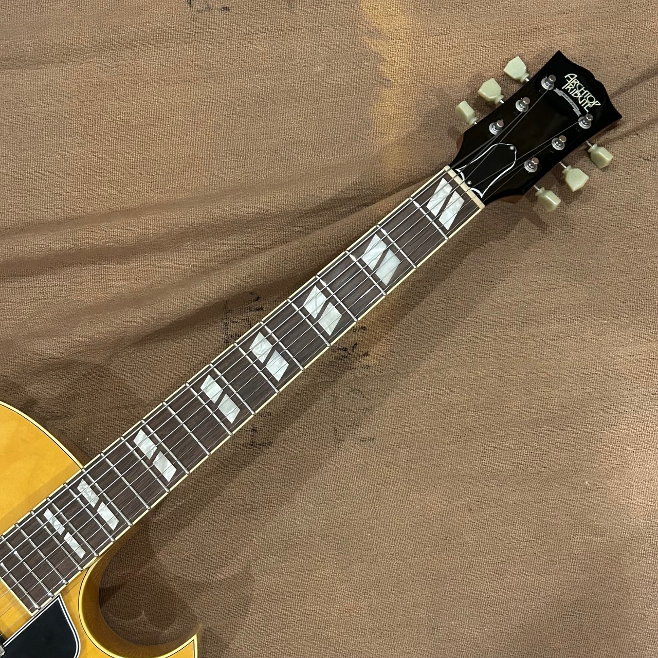 Archtop Tribute AT175 Prototype LAN(Light Amber Natural)（中古